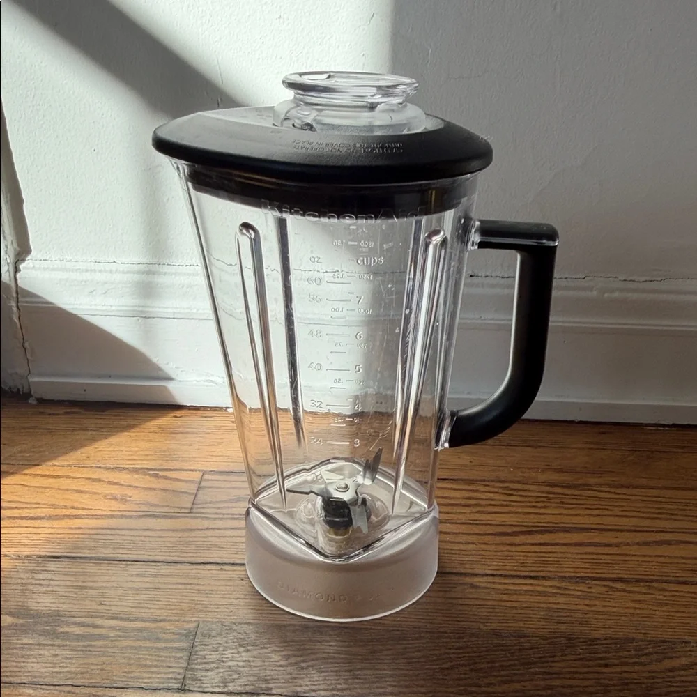 KitchenAid Black 60-oz Contour Silver 630-Watt Pulse Control Blender - Picture 11 of 11